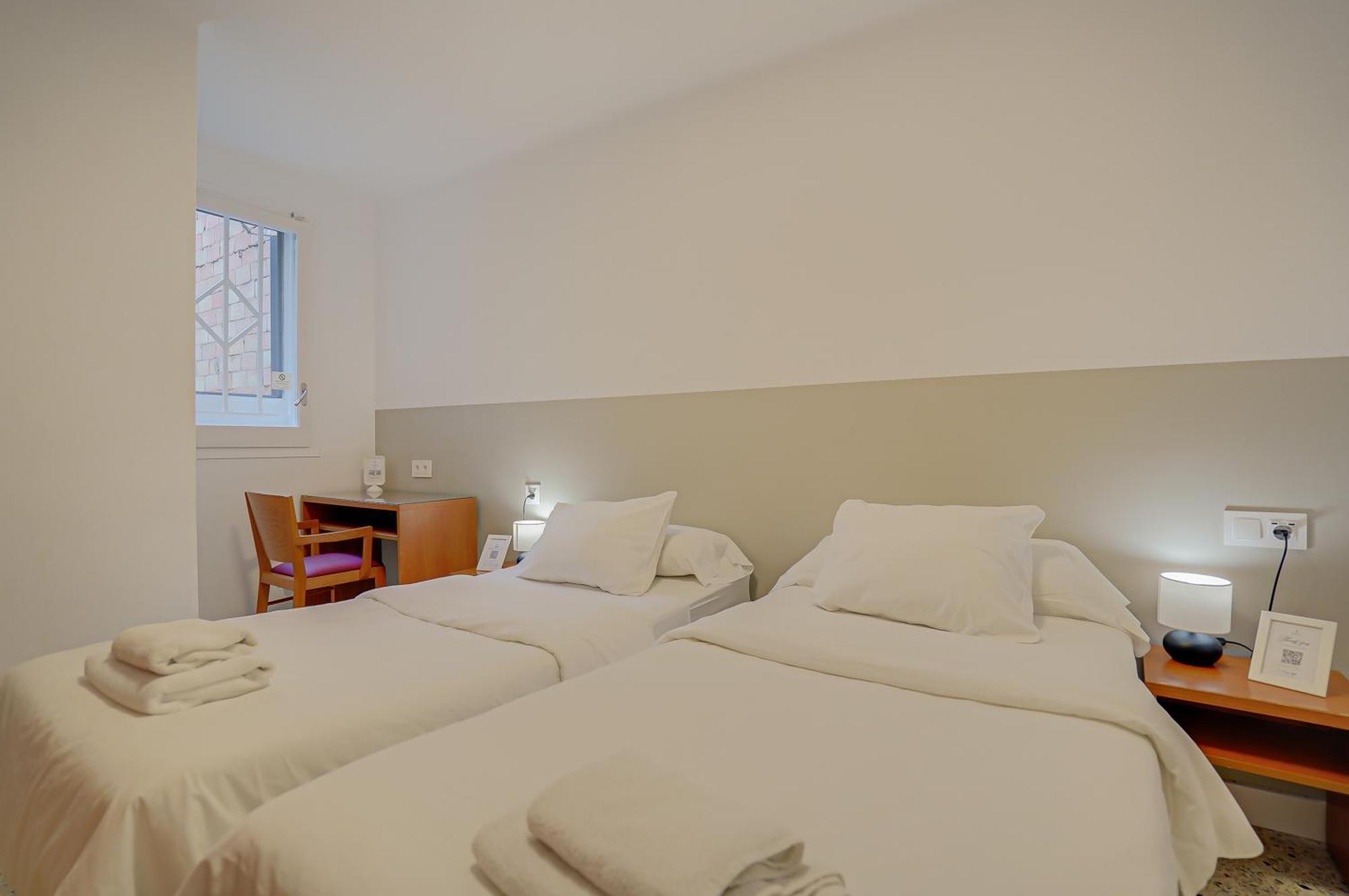 Hostal Y Apartamento Moli De Mar Lloret de Mar Room photo