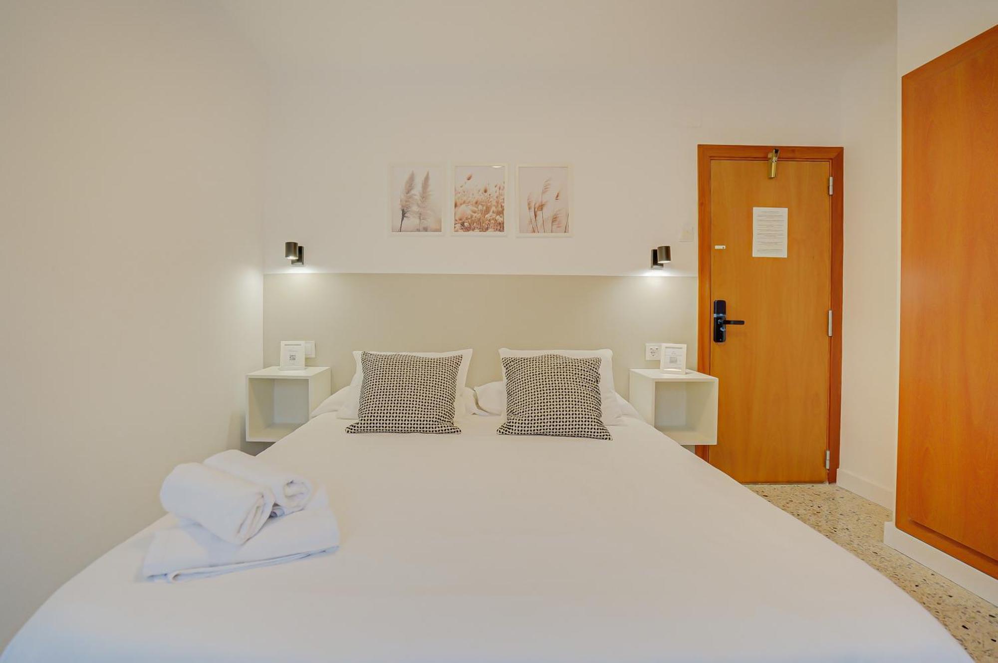 Hostal Y Apartamento Moli De Mar Lloret de Mar Exterior photo